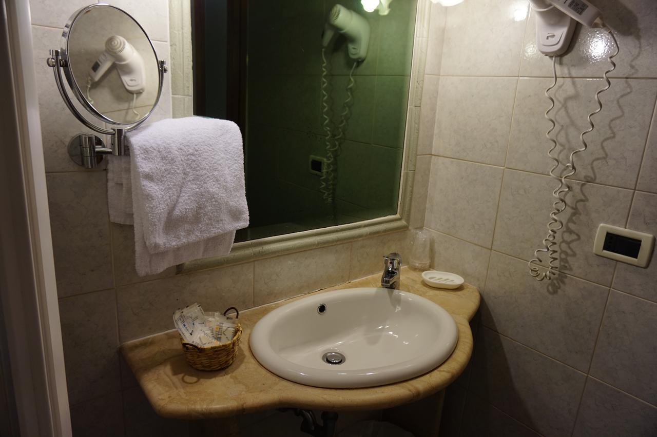 Green Hotel Рим Экстерьер фото